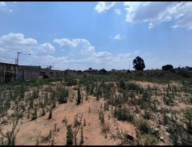 LAND FOR SALE IN BOLTONIA